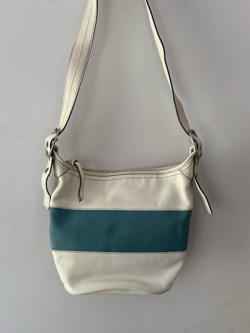 Vintage Y2K 2000s Coach White & Blue Leather Bucket Shoulder / Crossbody Bag